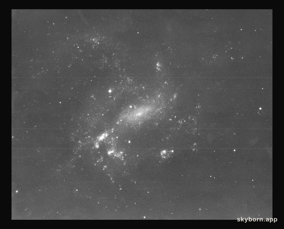 Ground-based image of Seyfert galaxy NGC 4395