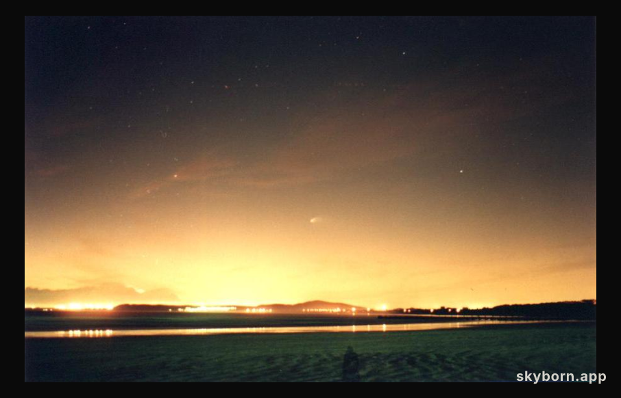 Hale-Bopp: Climbing Into Southern Skies