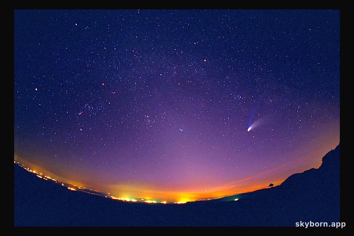 A Fisheye View of Comet Hale-Bopp