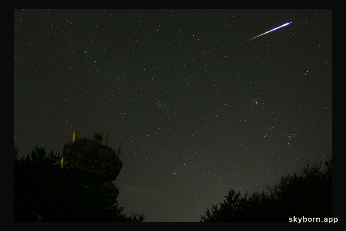 Perseid Fireball Over Japan