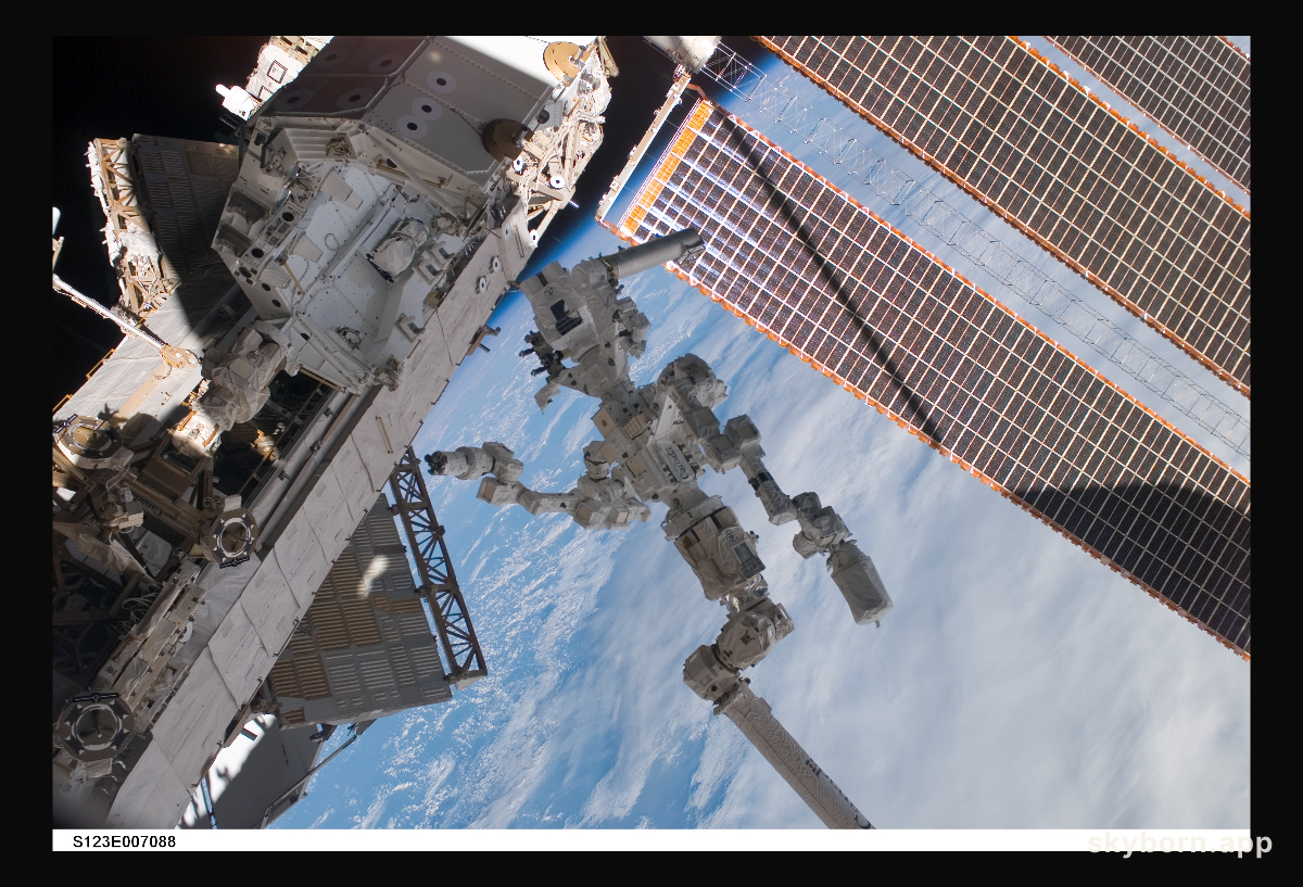 New Space Station Robot Asks to be Called "Dextre the Magnificent"