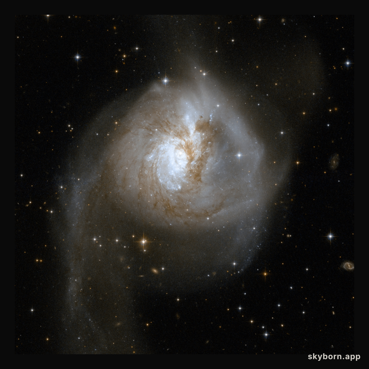 Galaxies Collide in NGC 3256