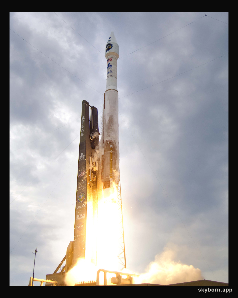 Atlas 5 Rocket Launches to the Moon
