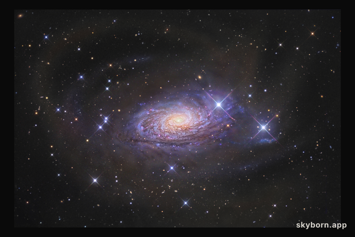Star Streams and the Sunflower Galaxy