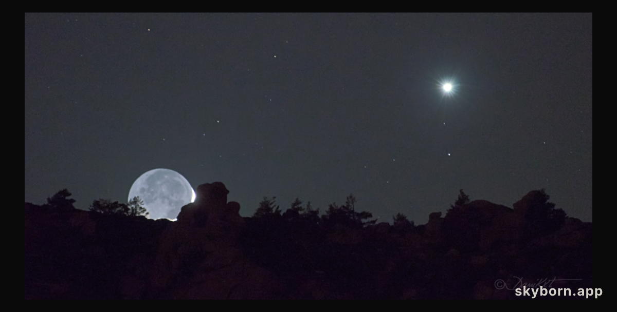 Earthshine and Venus Over Sierra de Guadarrama
