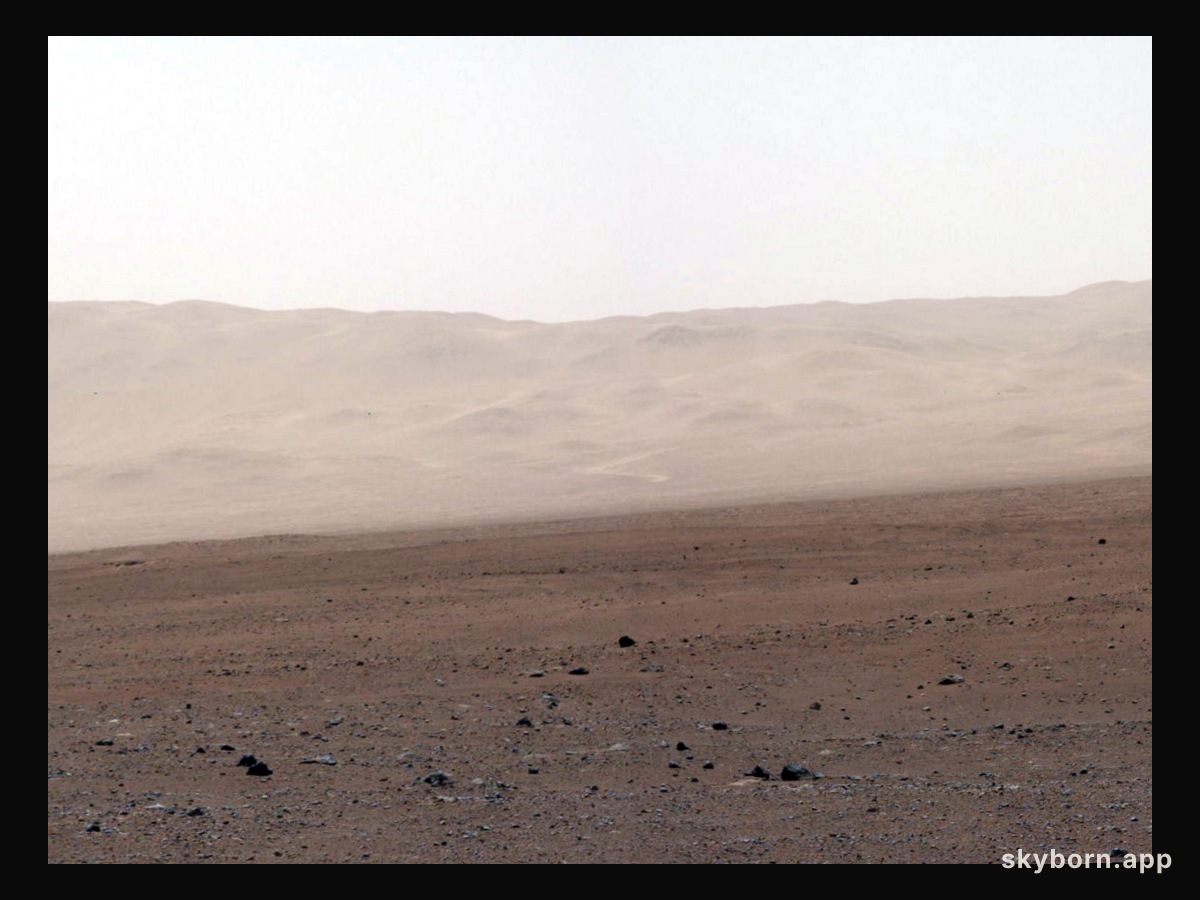 Curiosity on Mars: A Wall of Gale Crater