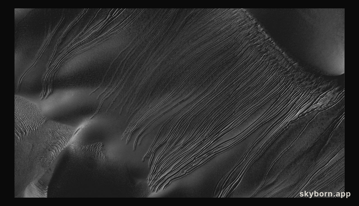 Dry Ice Sled Streaks on Mars
