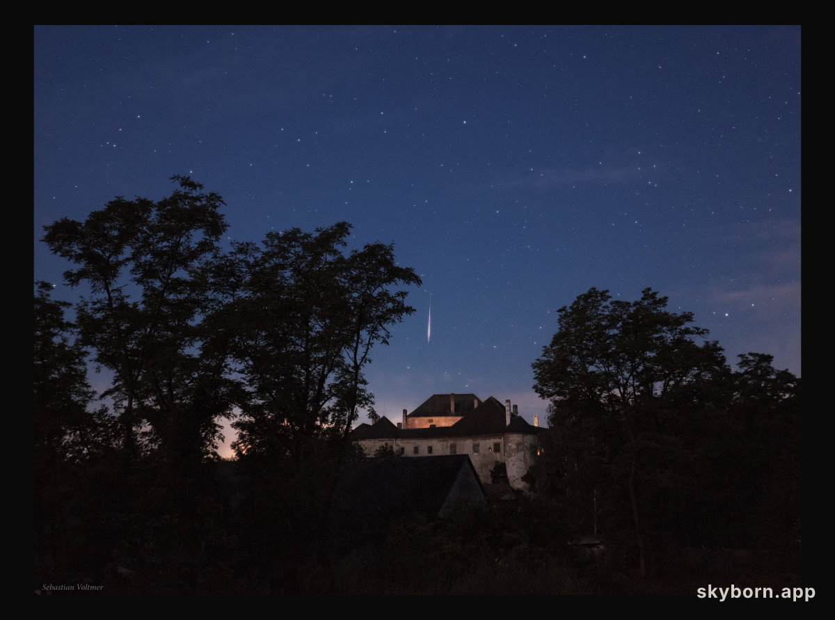 Perseid over Albrechtsberg Castle