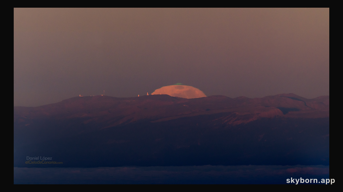 Green Flash at Moonrise