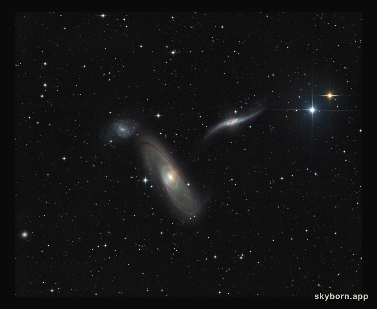 Arp 286: Trio in Virgo