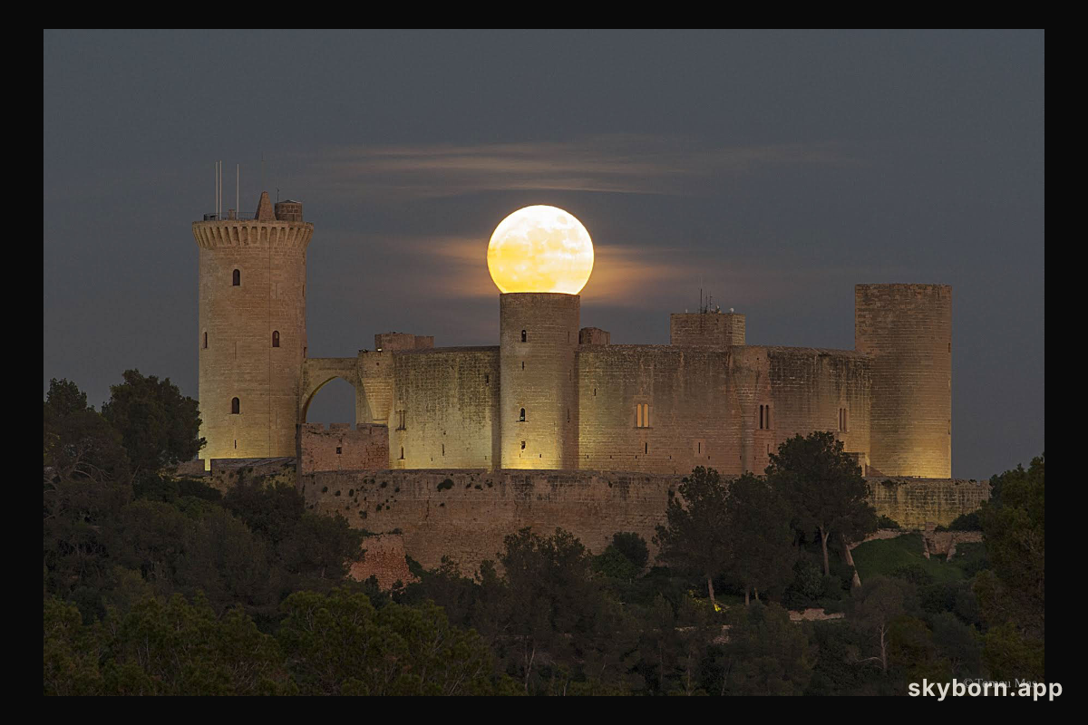 Supermoon over Spanish Castle