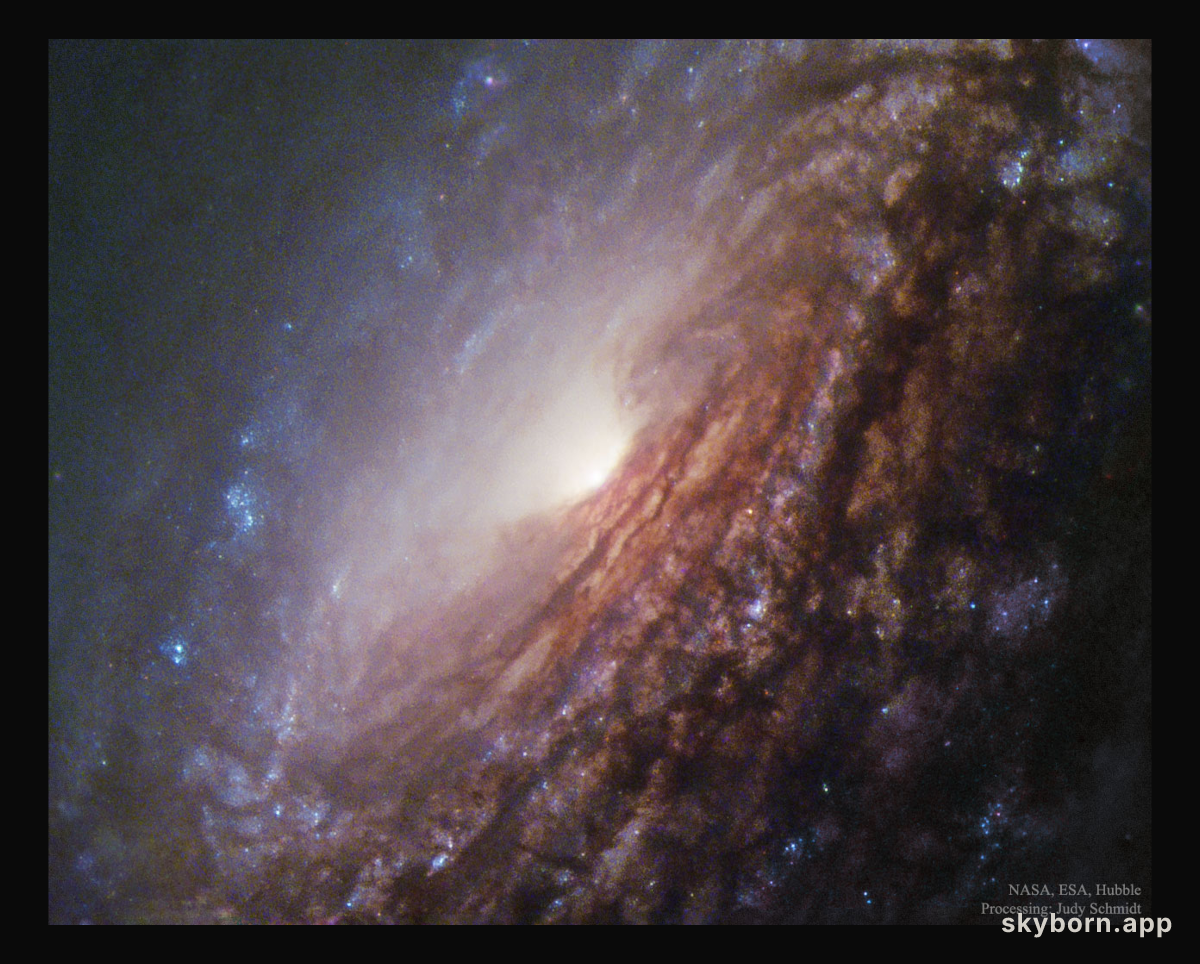In the Center of Spiral Galaxy NGC 5033