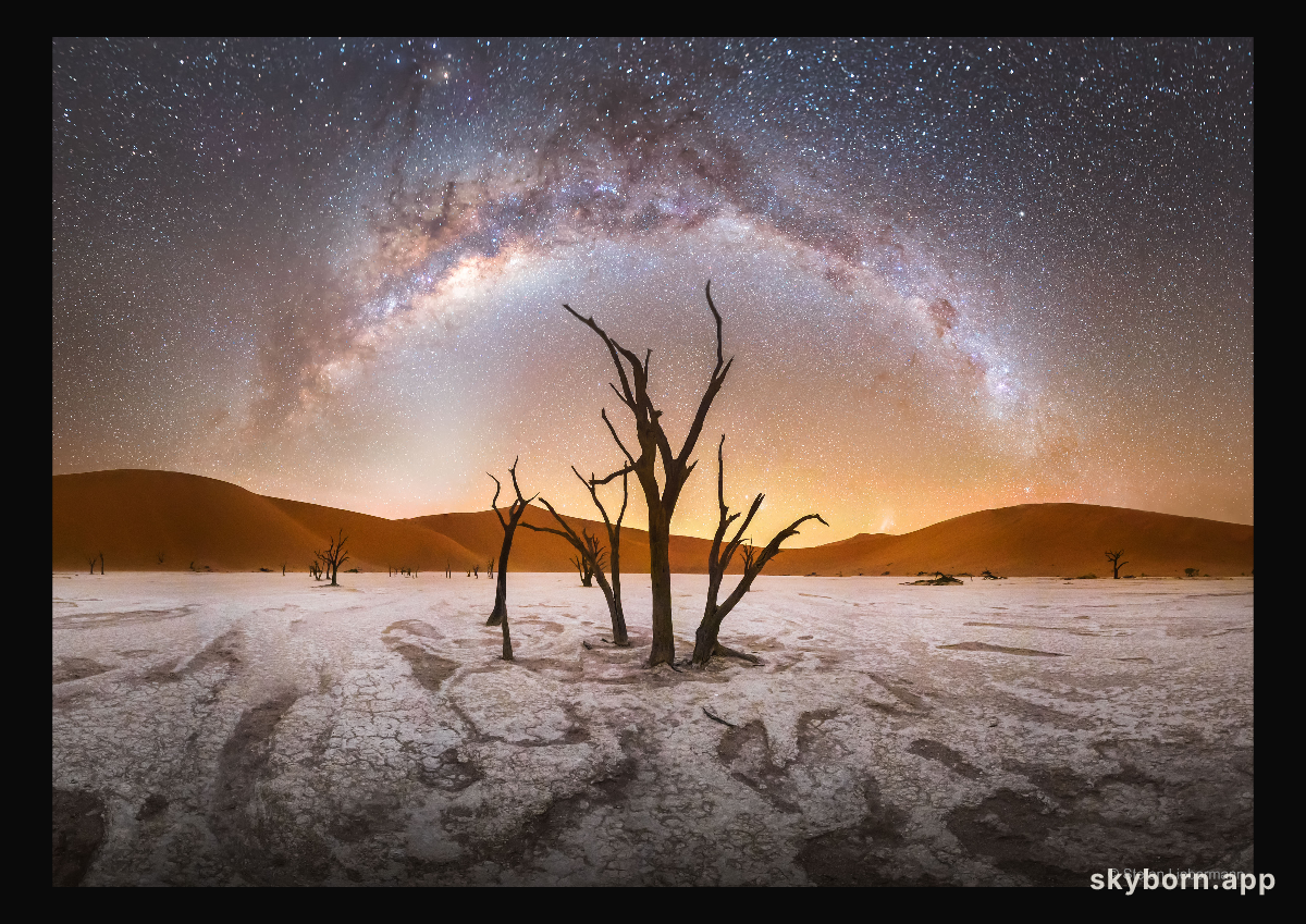 Milky Way over Deadvlei in Namibia