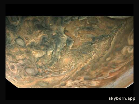 Perijove 11: Passing Jupiter