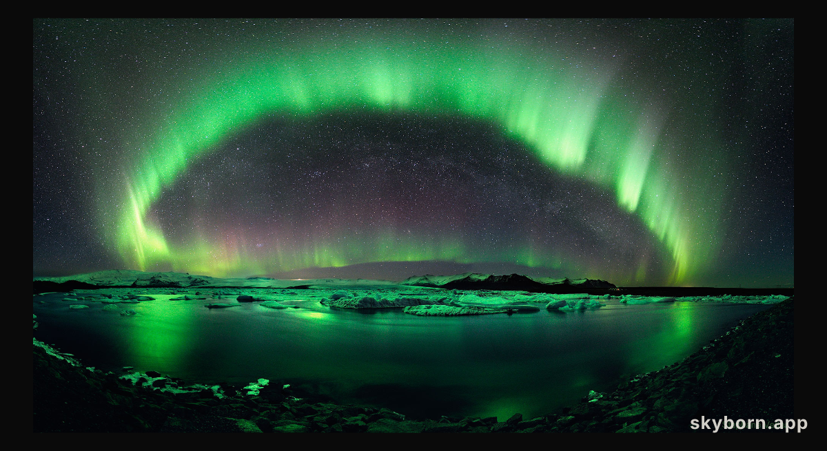 A Starry Night of Iceland