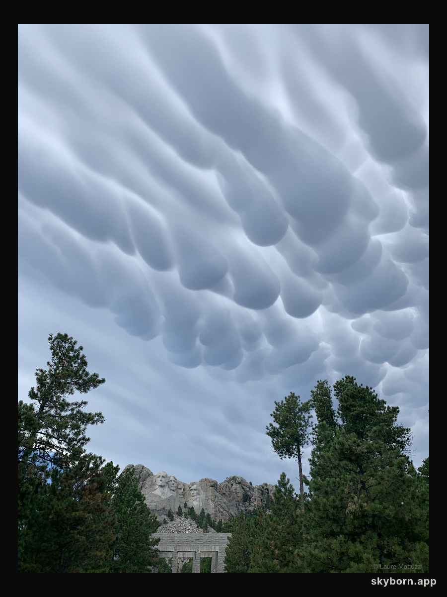 Mammatus Clouds over Mount Rushmore
