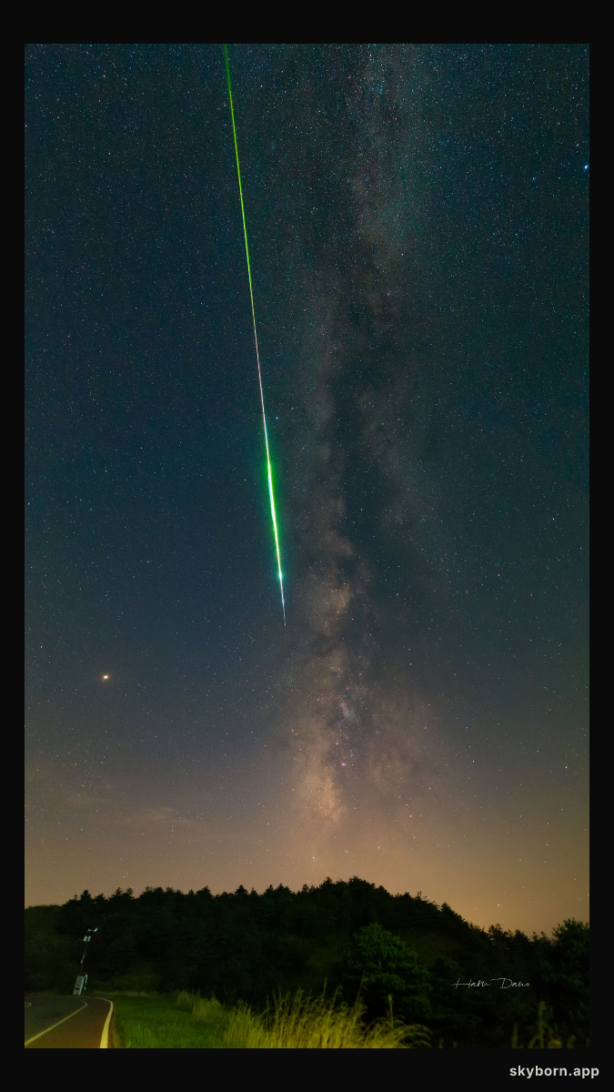 A Perseid Fireball and the Milky Way
