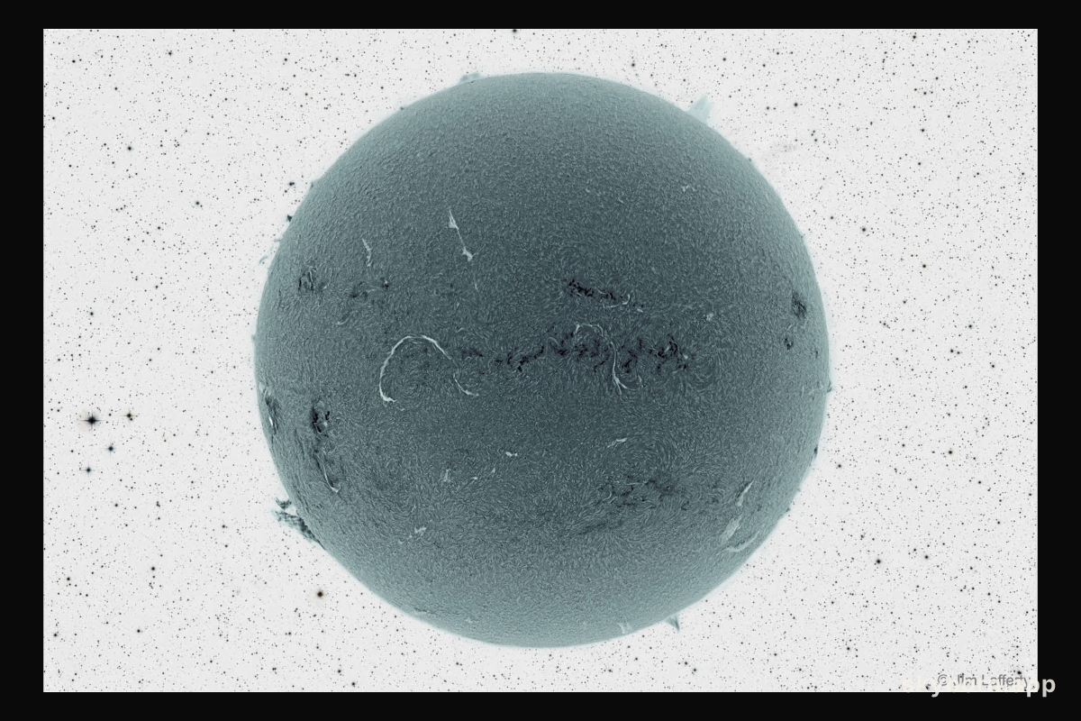 Dark Ball in Inverted Starfield