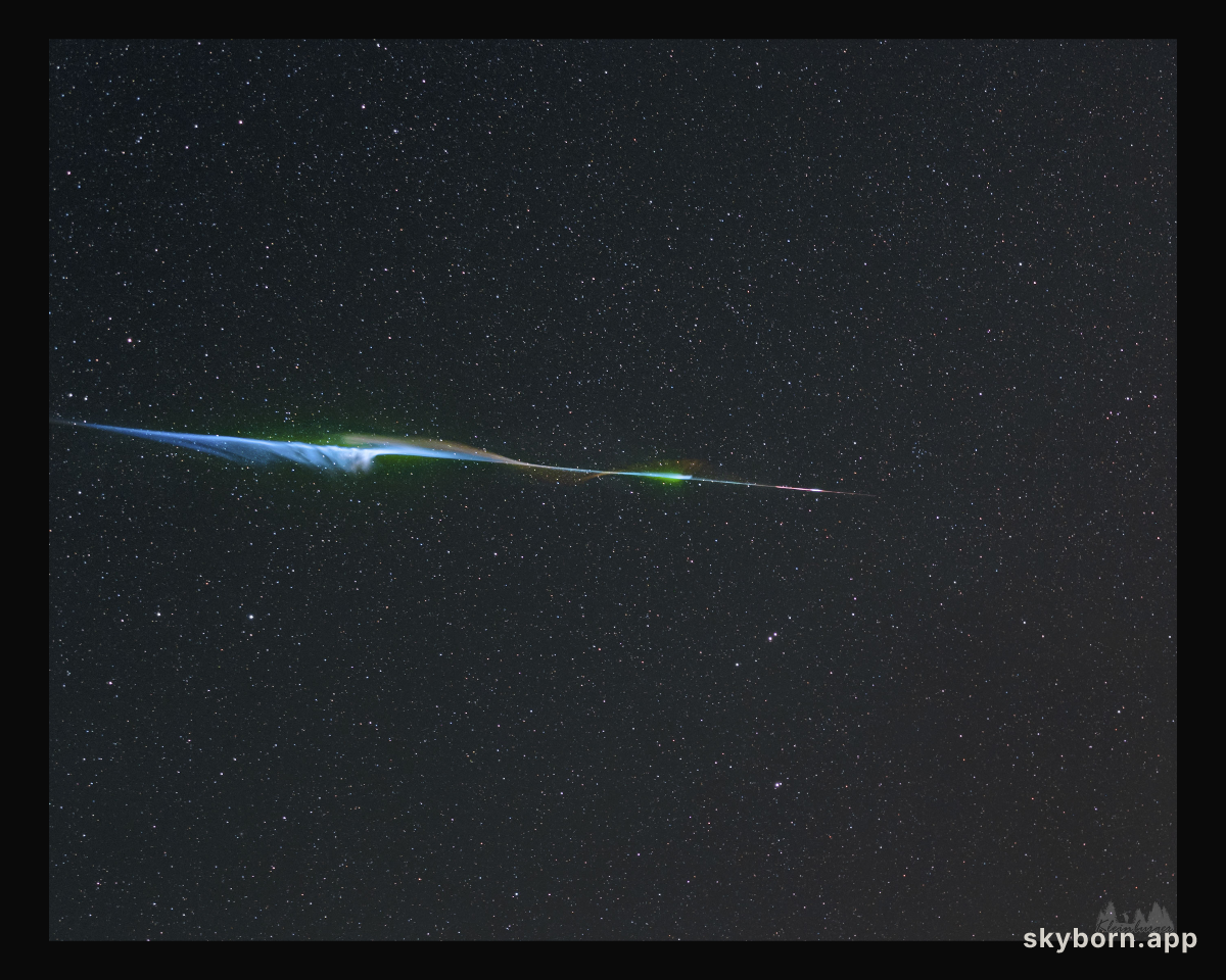 Chemicals Glow as a Meteor Disintegrates