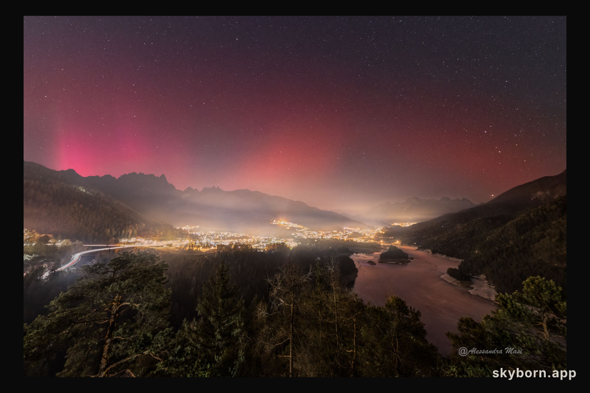 A New Year's Aurora and SAR Arc