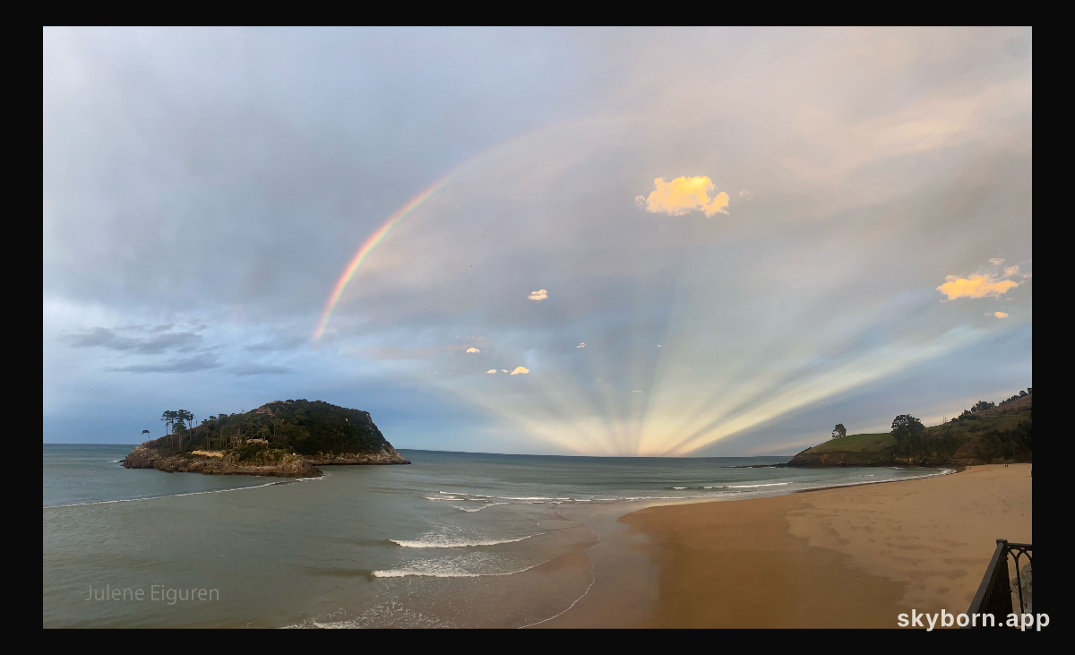 Anticrepuscular Rays: A Rainbow Fan over Spain