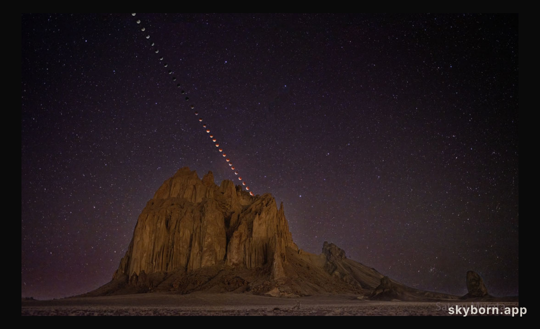 Total Lunar Eclipse over Tsé Bit'a'í