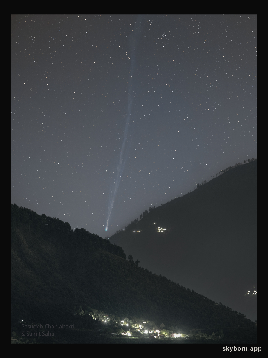 Comet R3 PanSTARRS over a Himalayan Valley