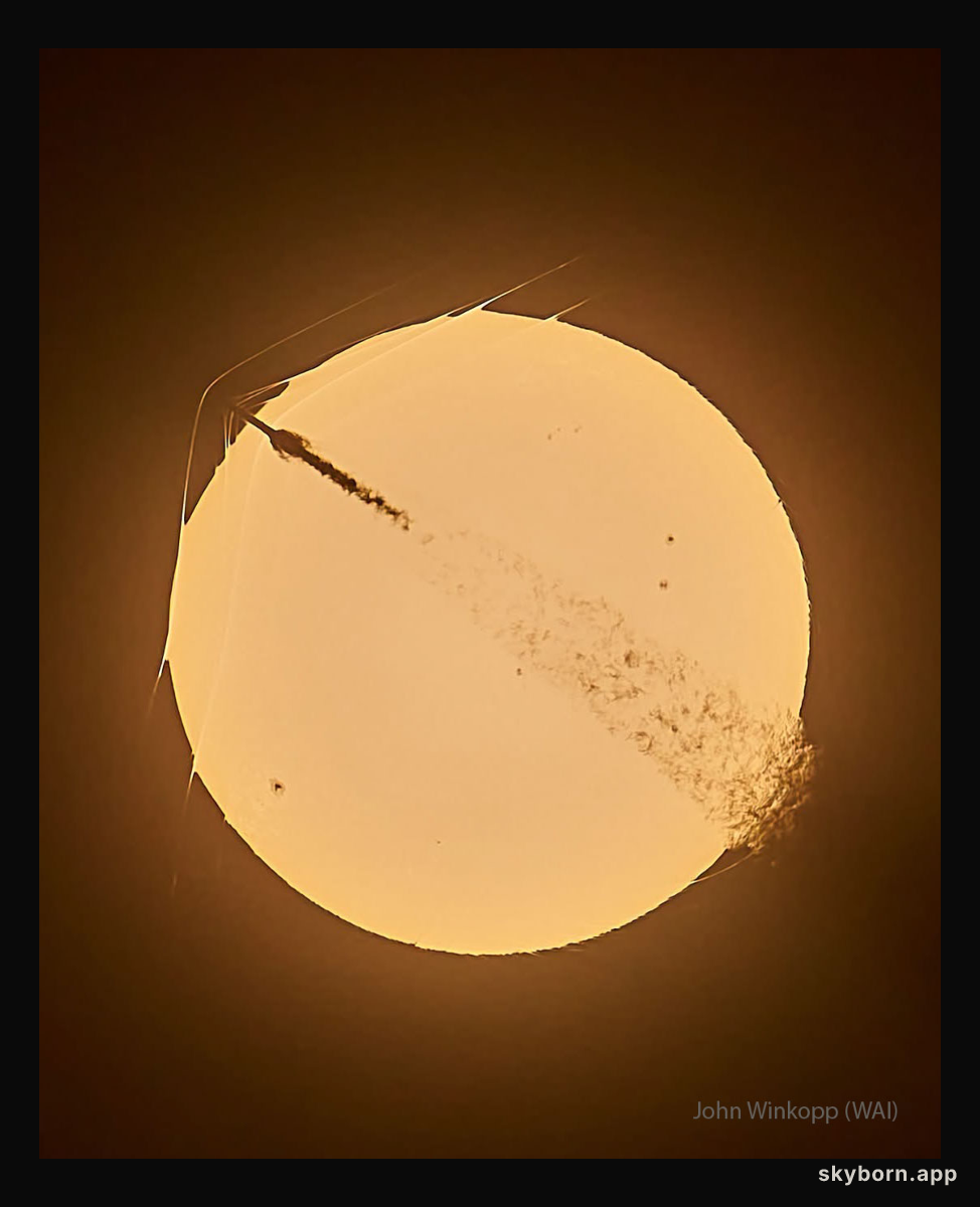 Triple Shockwave from Sun Crossing Rocket