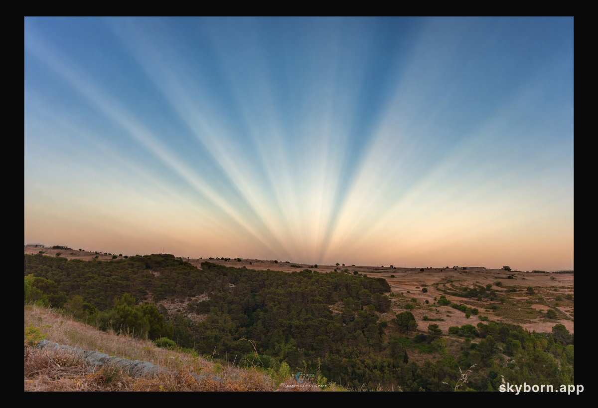 Anticrepuscular Rays over Sicily