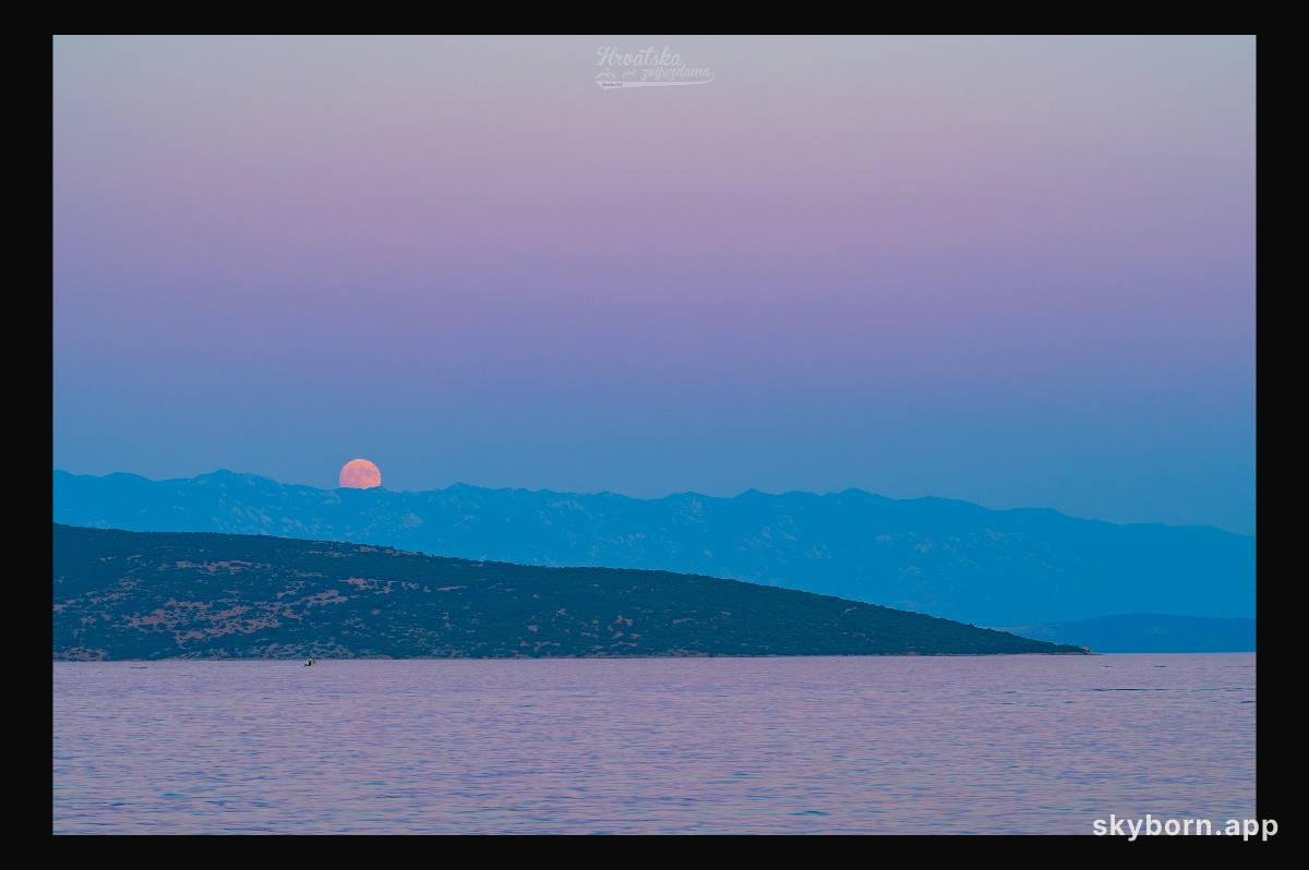 Buck Moon and Belt of Venus