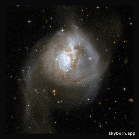 Galaxies Collide in NGC 3256