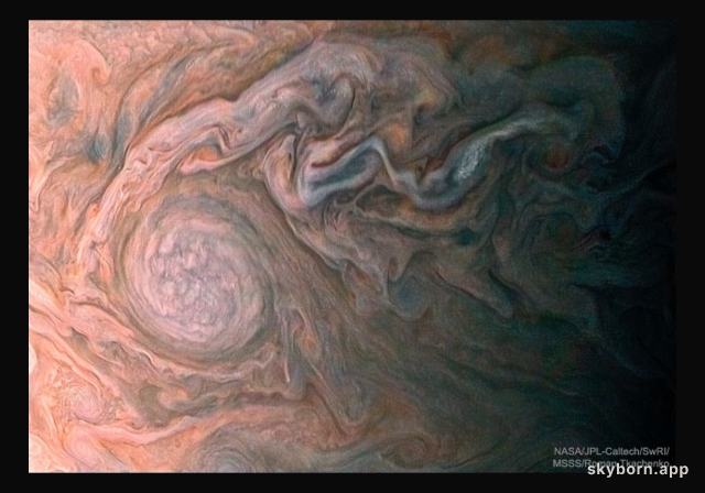 A White Oval Cloud on Jupiter from Juno