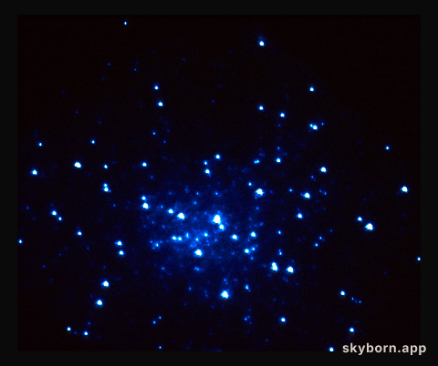 HST image of hot blue stars at the core of M15