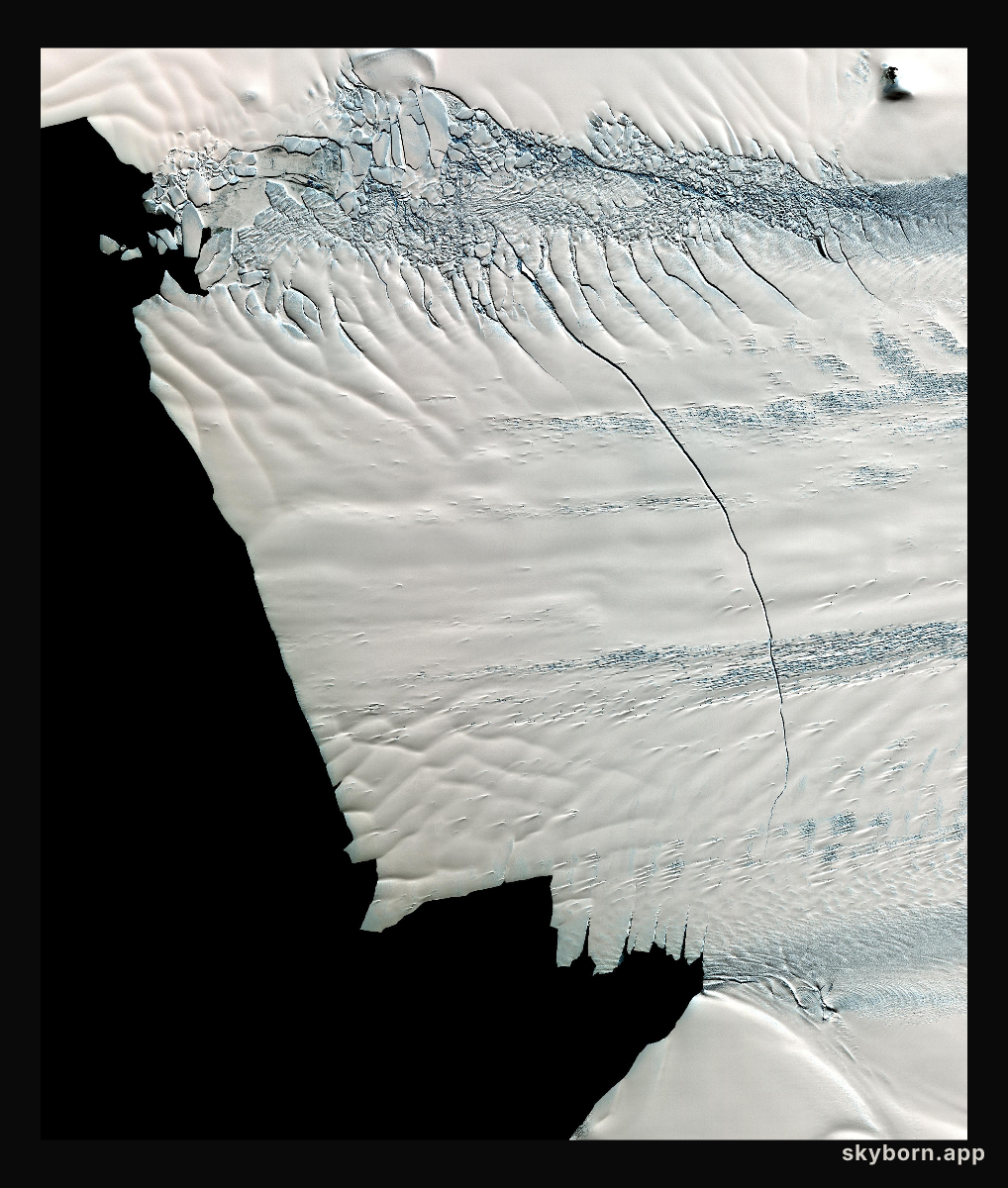 NASA Spacecraft Images Massive Crack in Antarctica Pine Island Glacier