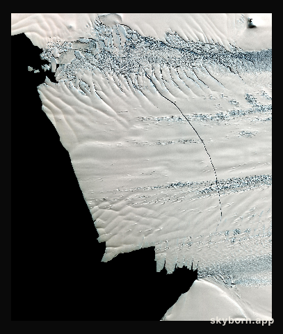 NASA Spacecraft Images Massive Crack in Antarctica Pine Island Glacier