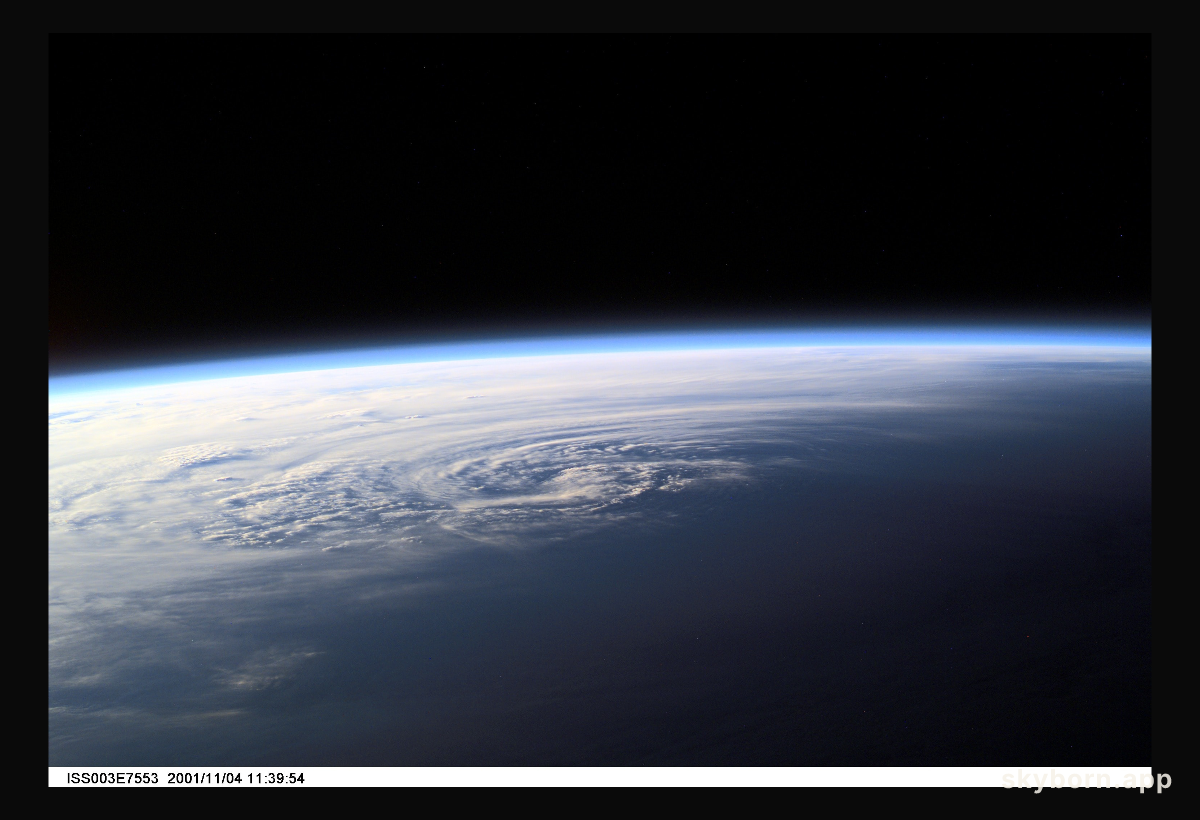 Earth observations of a sunrise / sunset taken during the Expedition Three mission