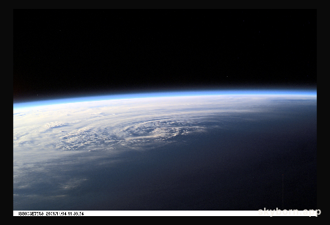 Earth observations of a sunrise / sunset taken during the Expedition Three mission